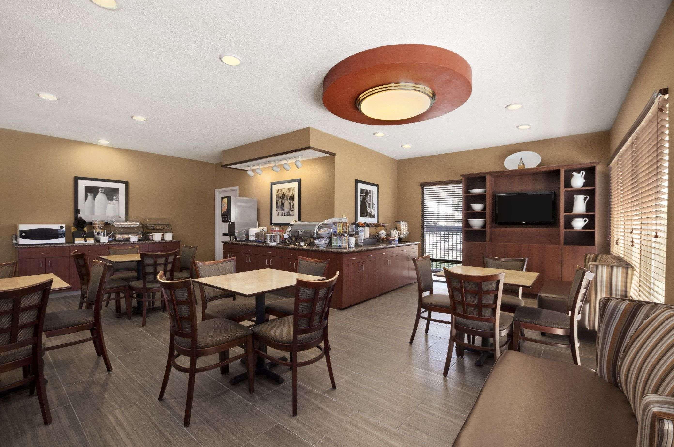 Baymont By Wyndham Lewisville Exterior photo