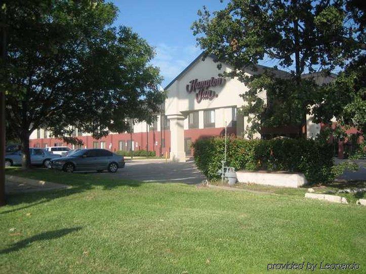 Baymont By Wyndham Lewisville Exterior photo