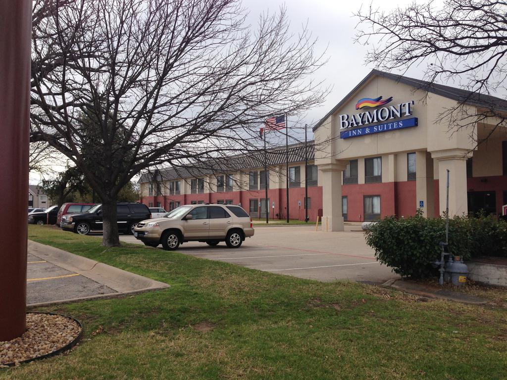 Baymont By Wyndham Lewisville Exterior photo
